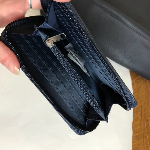 NWOT! Navy Blue & Brown Faux Leather Tote Bag w/ Matching Wallet - Picture 4 of 4